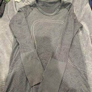 Lululemon Swiftly Tech Long Sleeve shirt